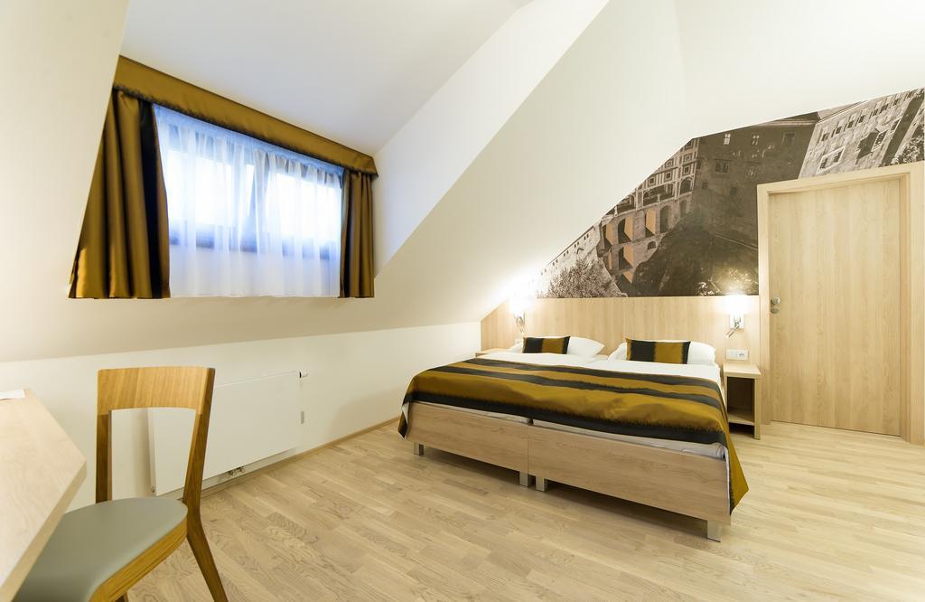 Garni Castle Bridge 4*
